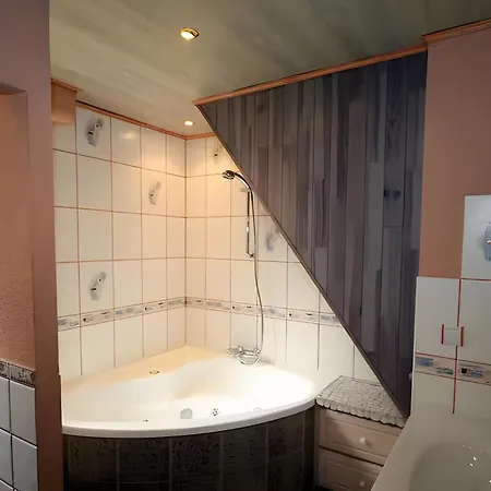 בקתה Chez Corinne *